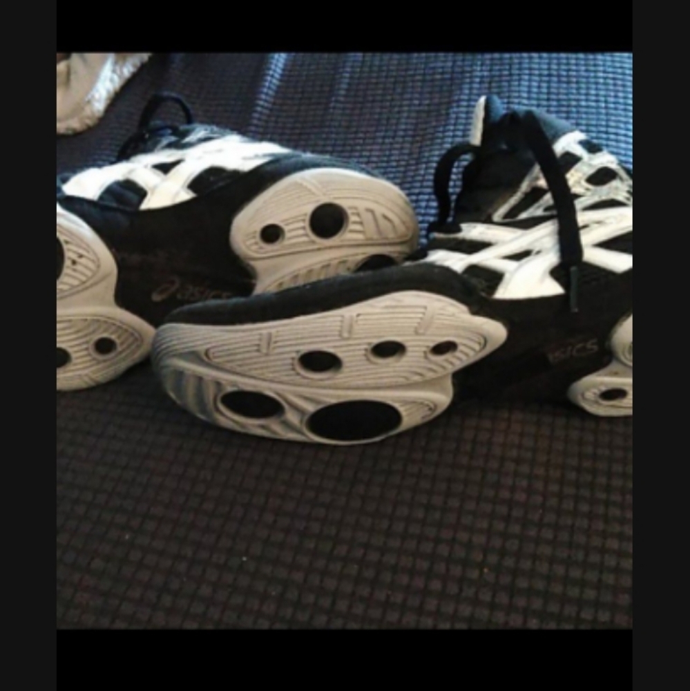 ASICS WRESTLING SHOES - Picture 2 of 3